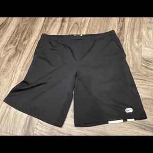 Nike gym shorts. Men’s XL. Black. No issues.